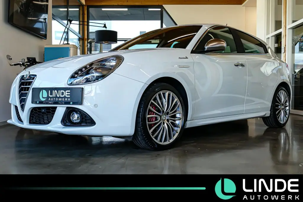 Photo 1 : Alfa Romeo Giulietta 2015 Petrol