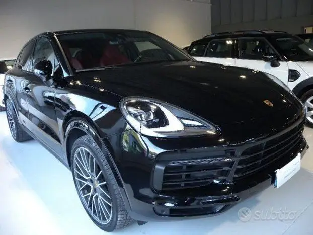 Photo 1 : Porsche Cayenne 2021 Essence