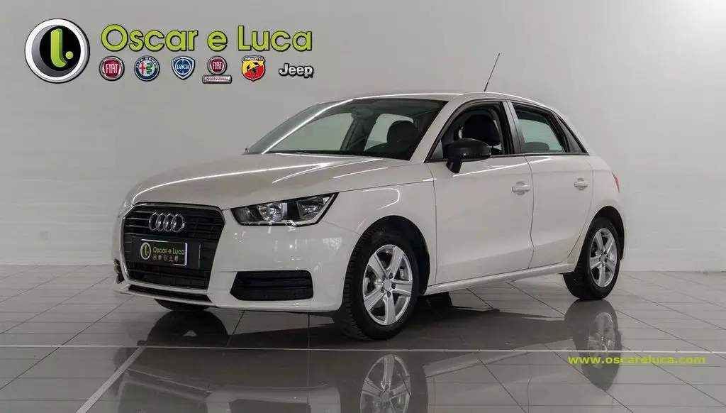 Photo 1 : Audi A1 2015 Petrol