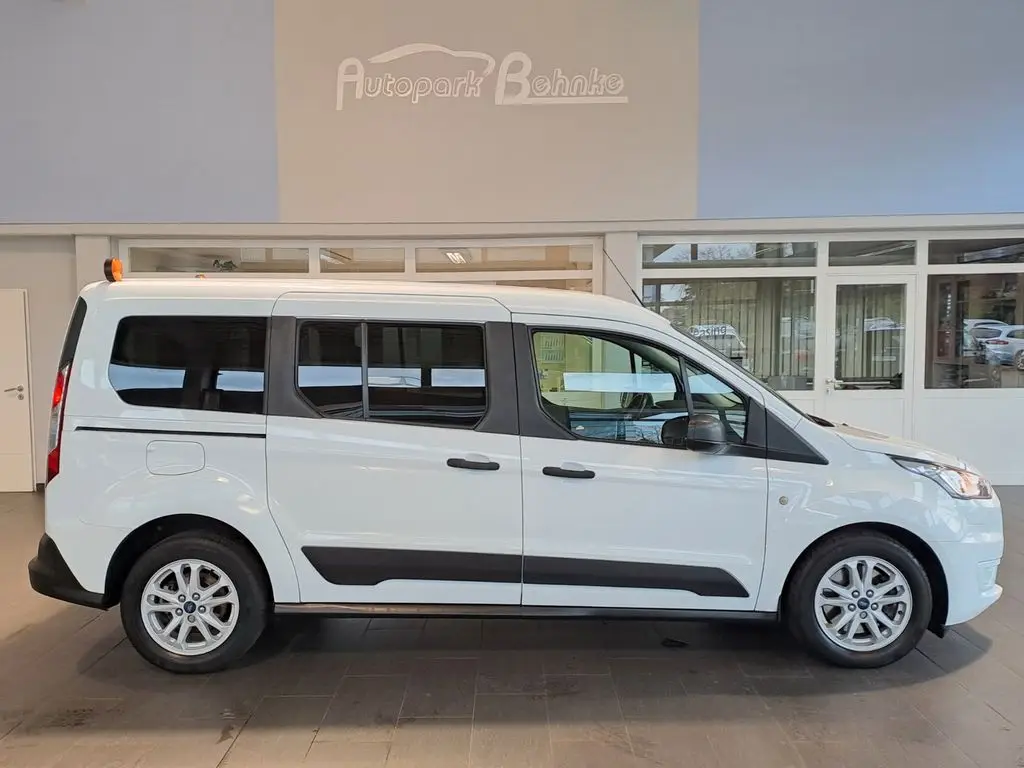 Photo 1 : Ford Grand Tourneo 2018 Diesel