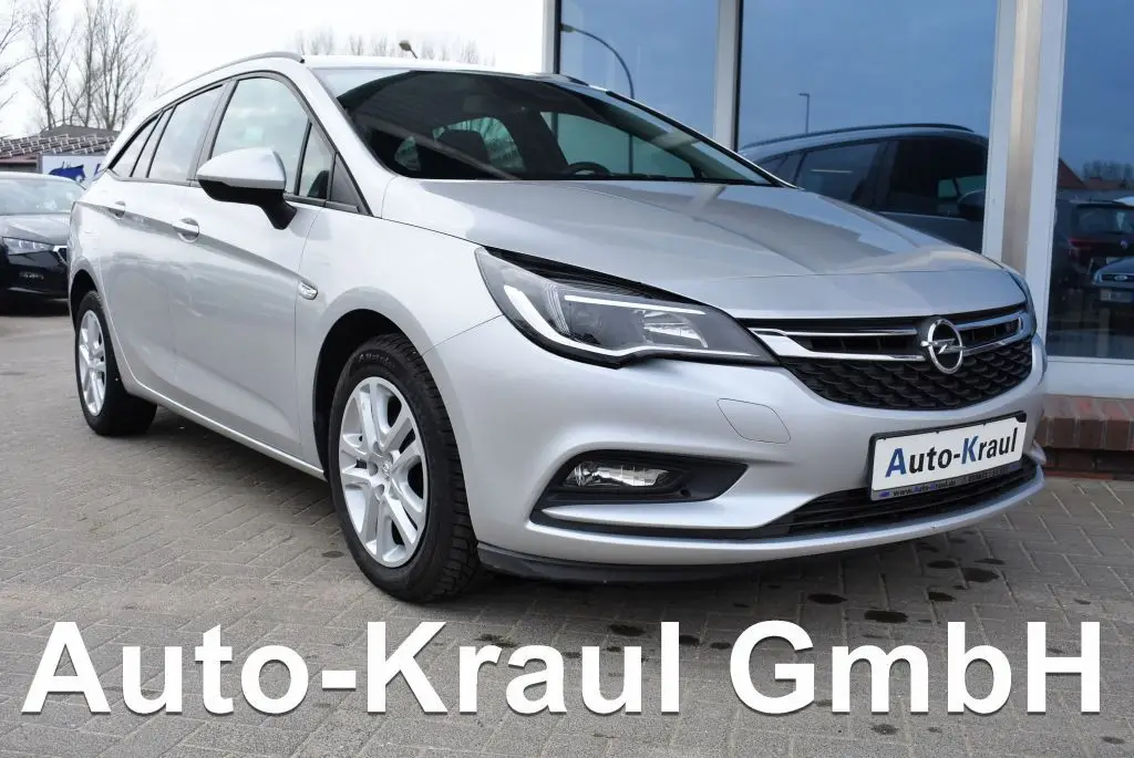 Photo 1 : Opel Astra 2018 Petrol