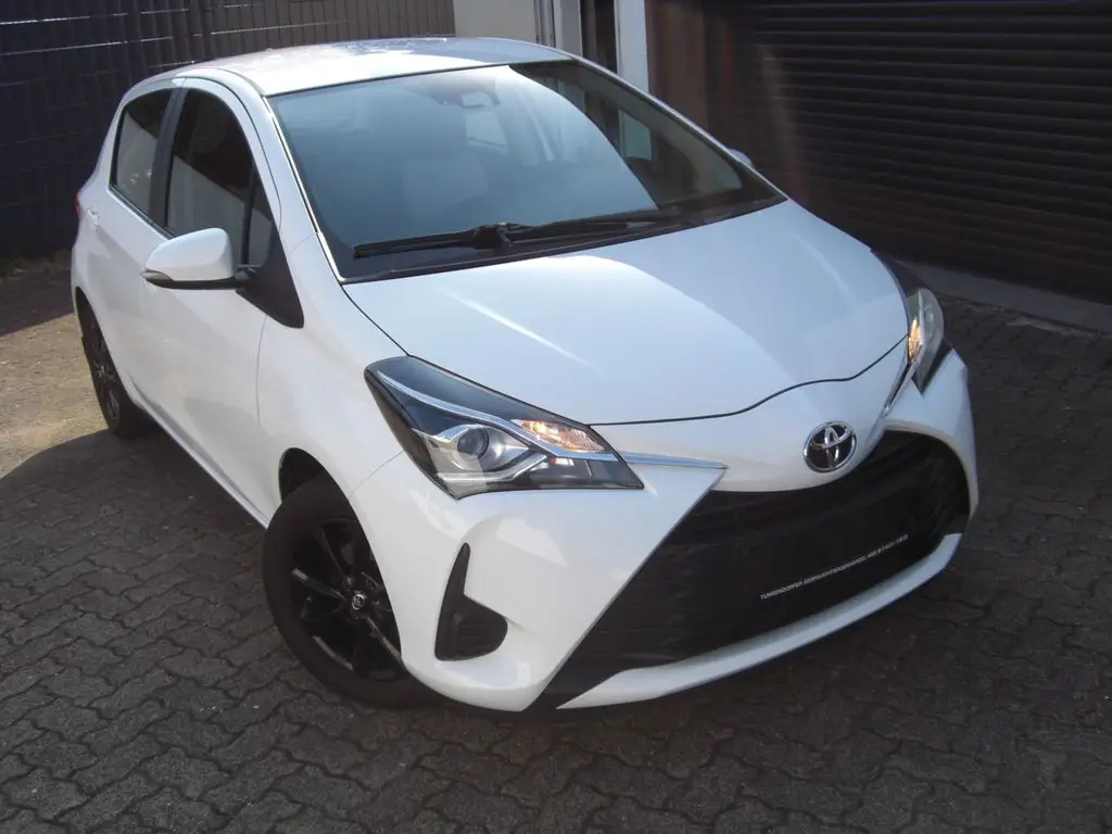 Photo 1 : Toyota Yaris 2020 Petrol