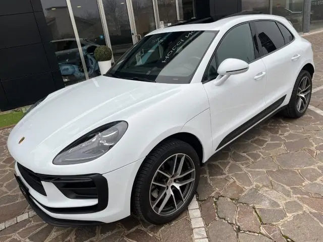 Photo 1 : Porsche Macan 2023 Essence