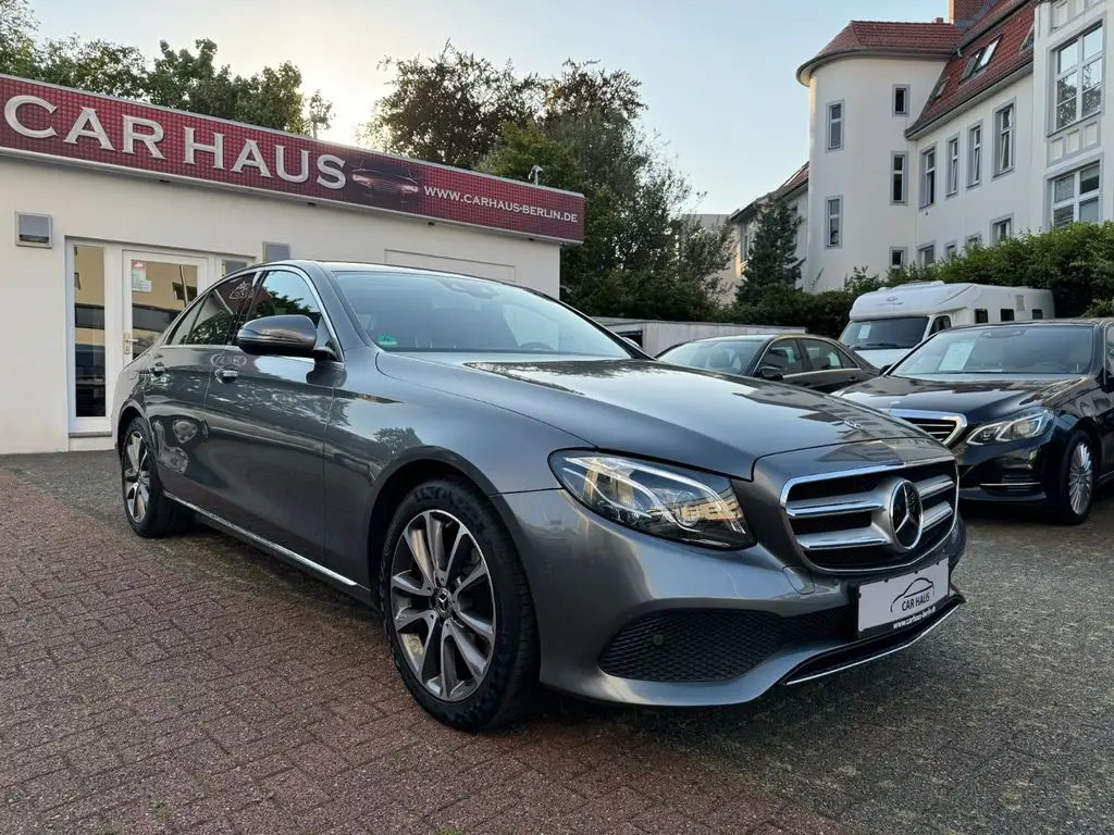 Photo 1 : Mercedes-benz Classe E 2017 Petrol