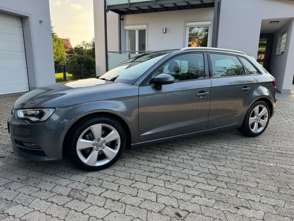 Photo 1 : Audi A3 2015 Petrol