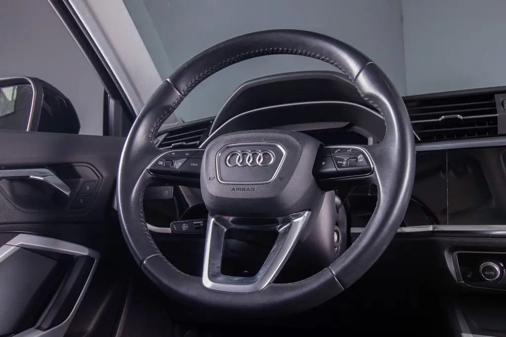 Photo 1 : Audi Q3 2020 Hybride