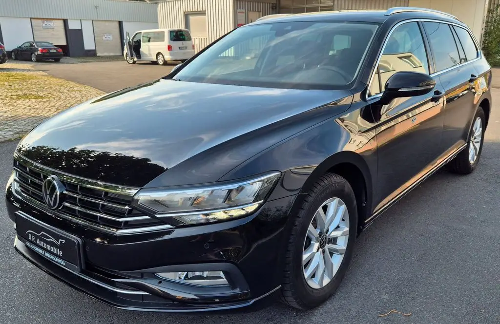 Photo 1 : Volkswagen Passat 2023 Diesel