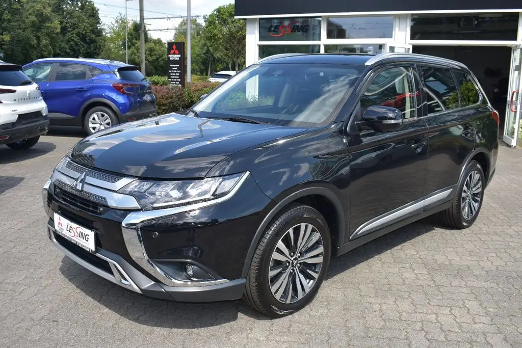 Photo 1 : Mitsubishi Outlander 2018 Petrol