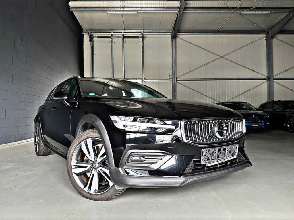 Photo 1 : Volvo V60 2020 Petrol