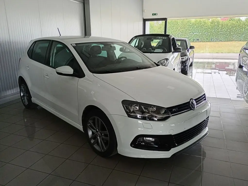 Photo 1 : Volkswagen Polo 2015 Essence