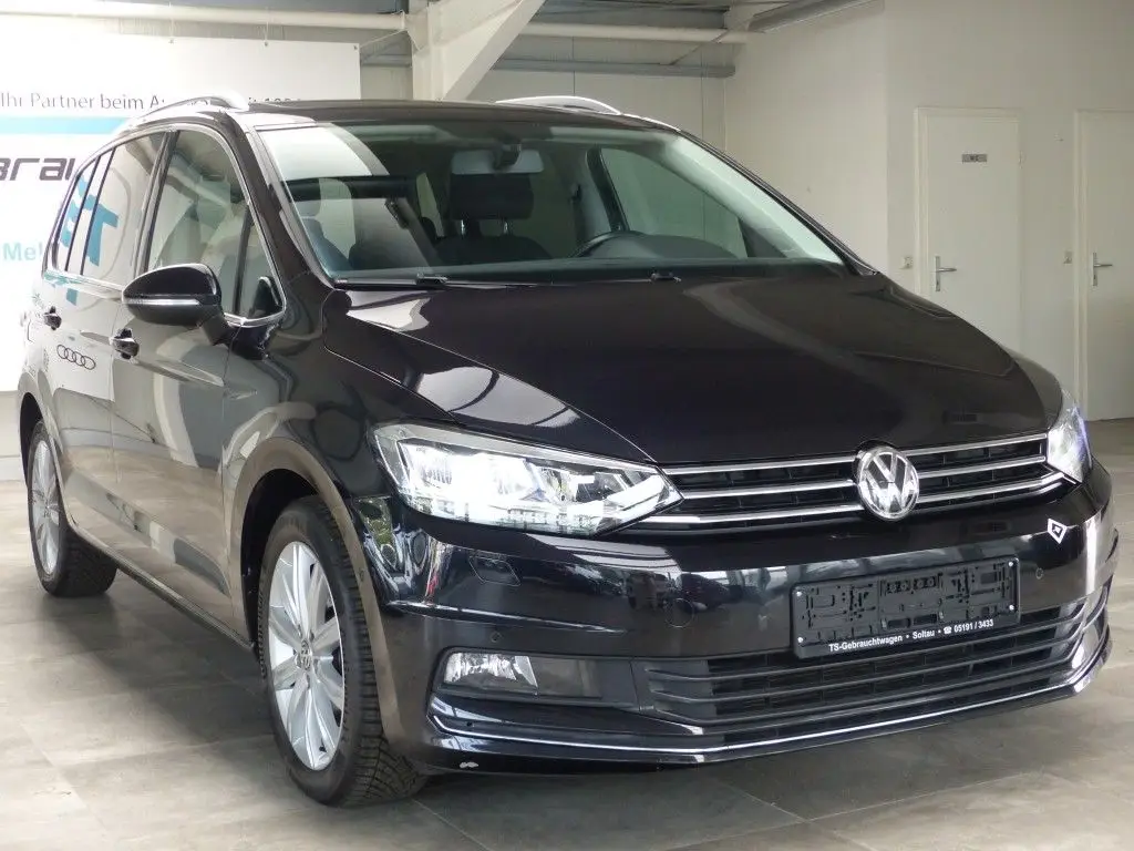 Photo 1 : Volkswagen Touran 2018 Essence