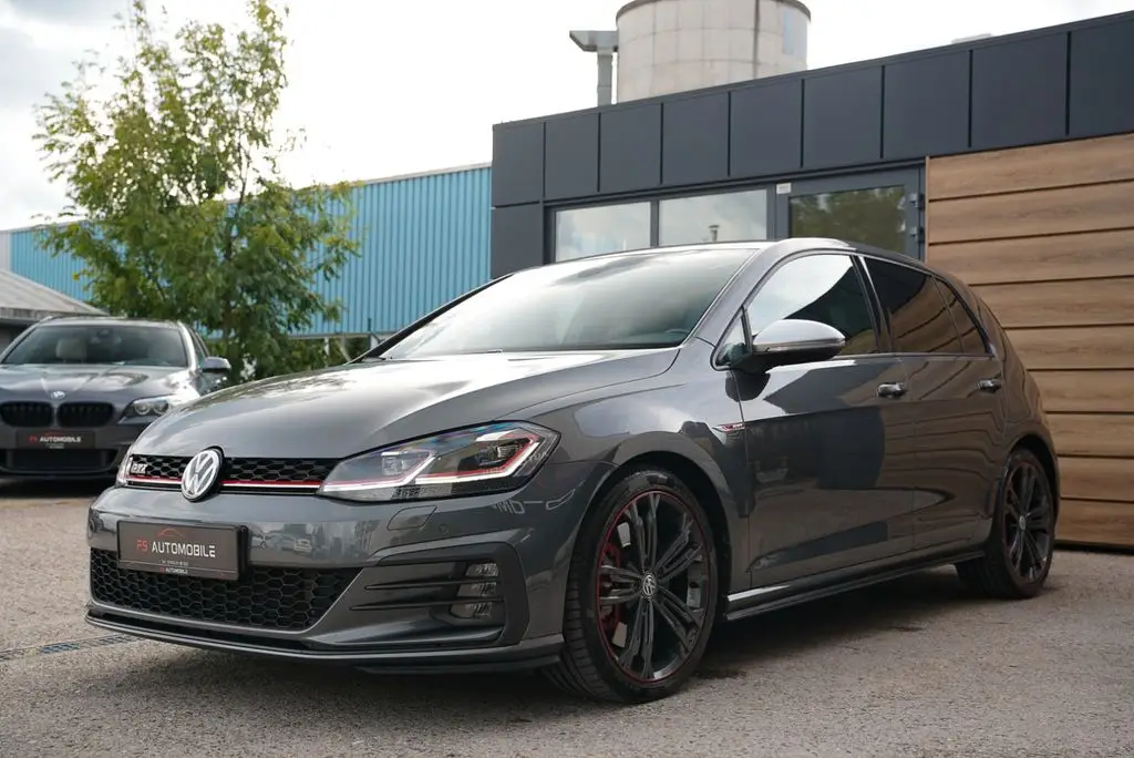 Photo 1 : Volkswagen Golf 2019 Essence