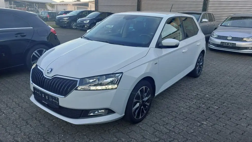 Photo 1 : Skoda Fabia 2020 Petrol