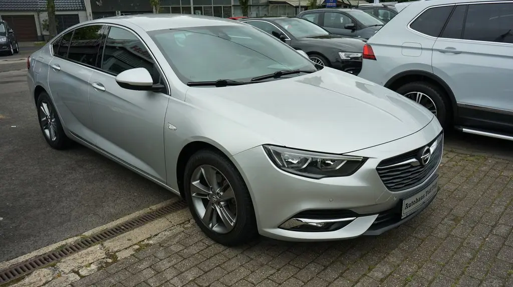 Photo 1 : Opel Insignia 2019 Petrol