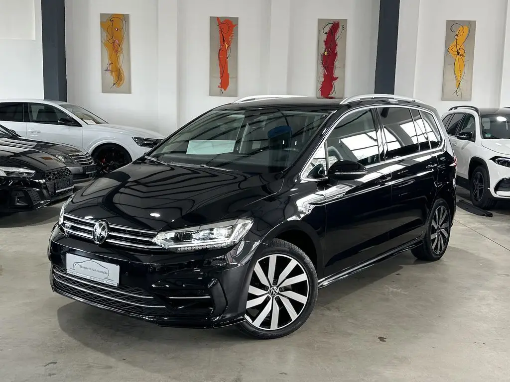 Photo 1 : Volkswagen Touran 2023 Petrol