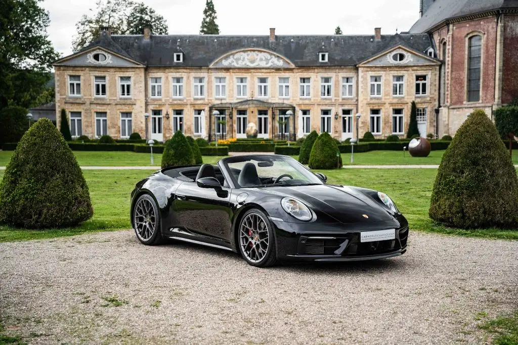 Photo 1 : Porsche 992 2019 Petrol