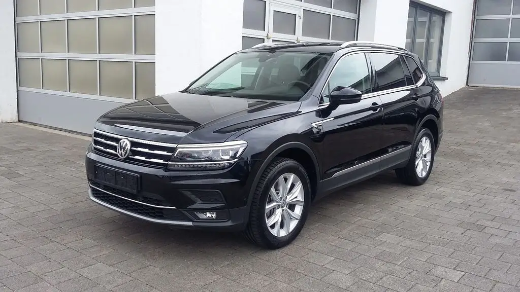 Photo 1 : Volkswagen Tiguan 2020 Petrol