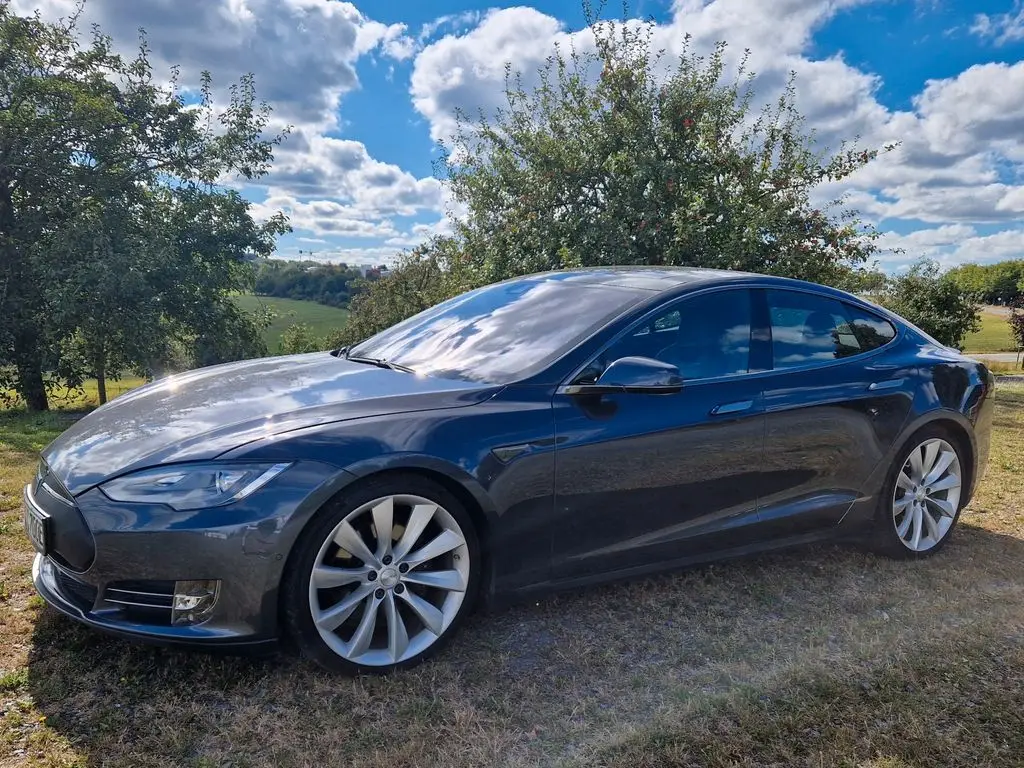 Photo 1 : Tesla Model S 2015 Non renseigné