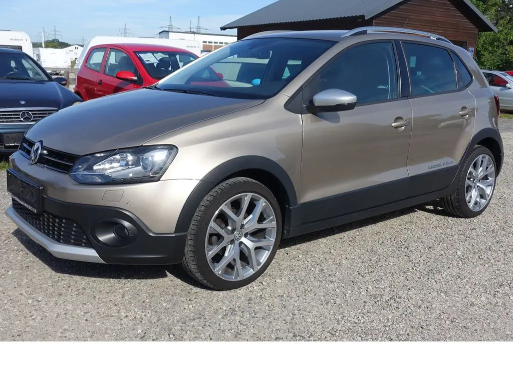 Photo 1 : Volkswagen Polo 2015 Petrol