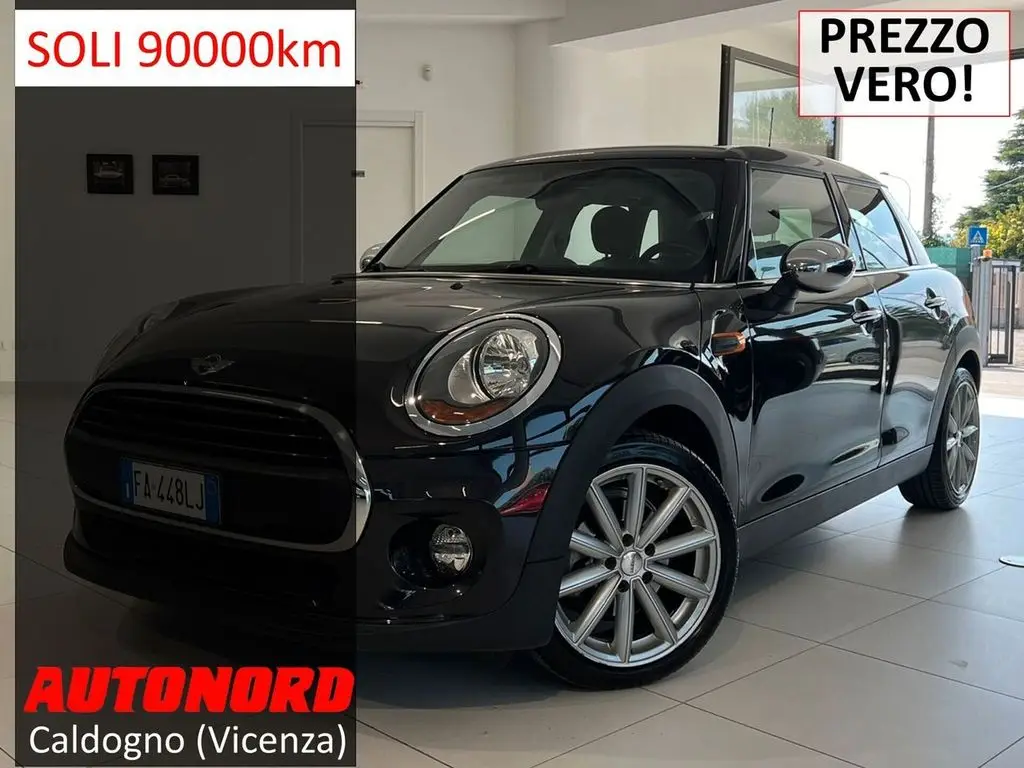 Photo 1 : Mini One 2015 Petrol