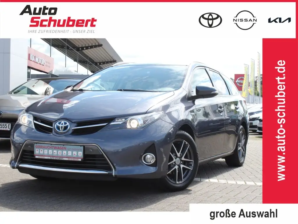 Photo 1 : Toyota Auris 2015 Hybrid