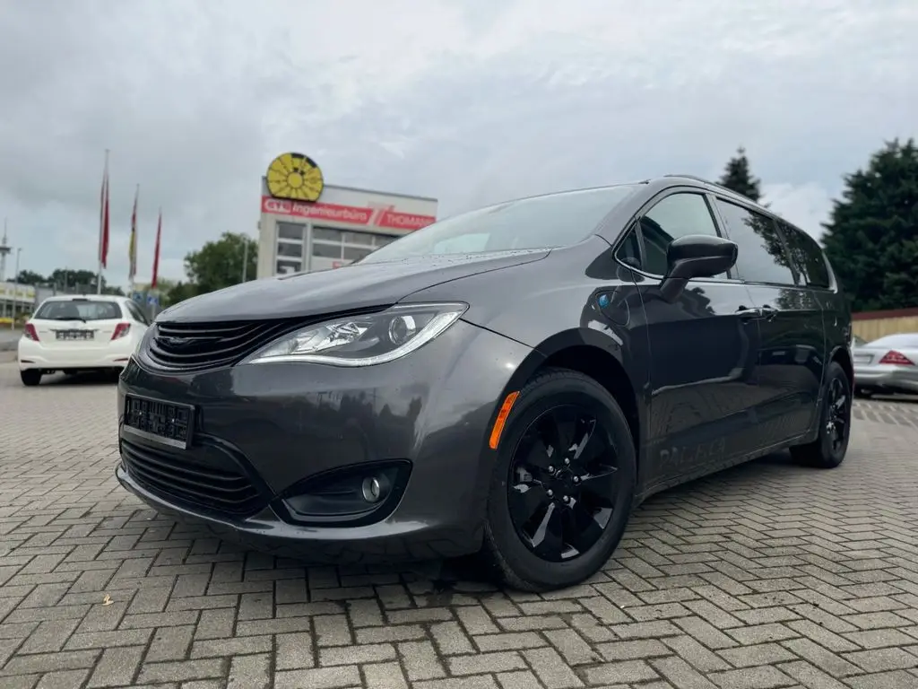 Photo 1 : Chrysler Pacifica 2019 Hybride