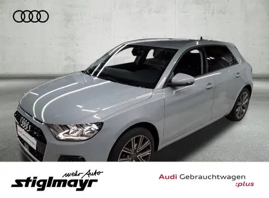 Photo 1 : Audi A1 2023 Essence