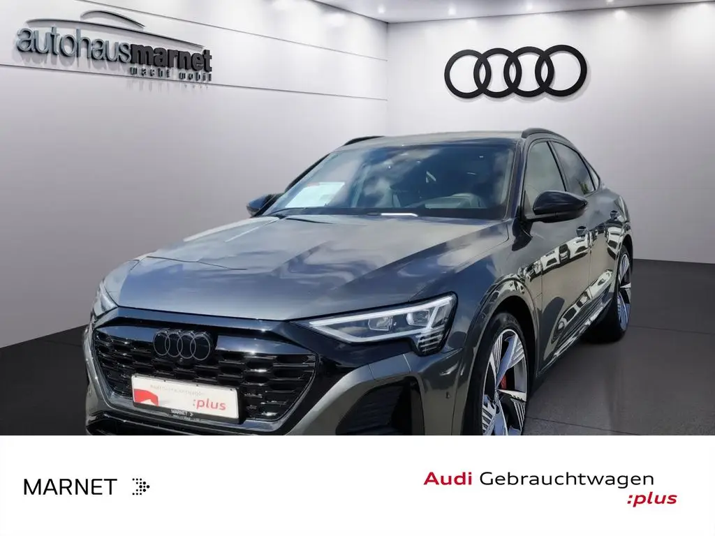 Photo 1 : Audi Q8 2023 Non renseigné