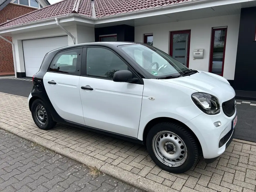 Photo 1 : Smart Forfour 2019 Petrol