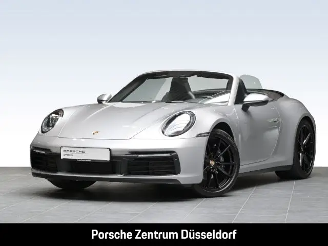 Photo 1 : Porsche 992 2022 Petrol