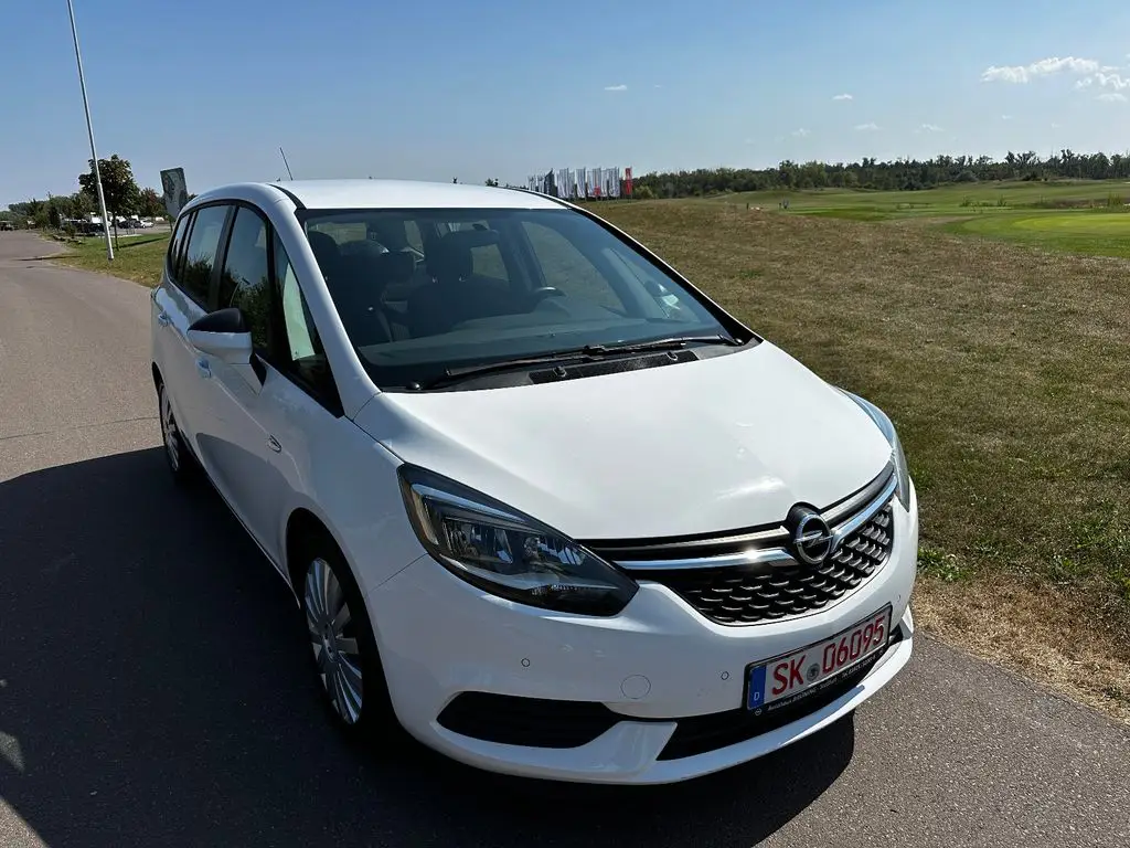 Photo 1 : Opel Zafira 2017 Diesel