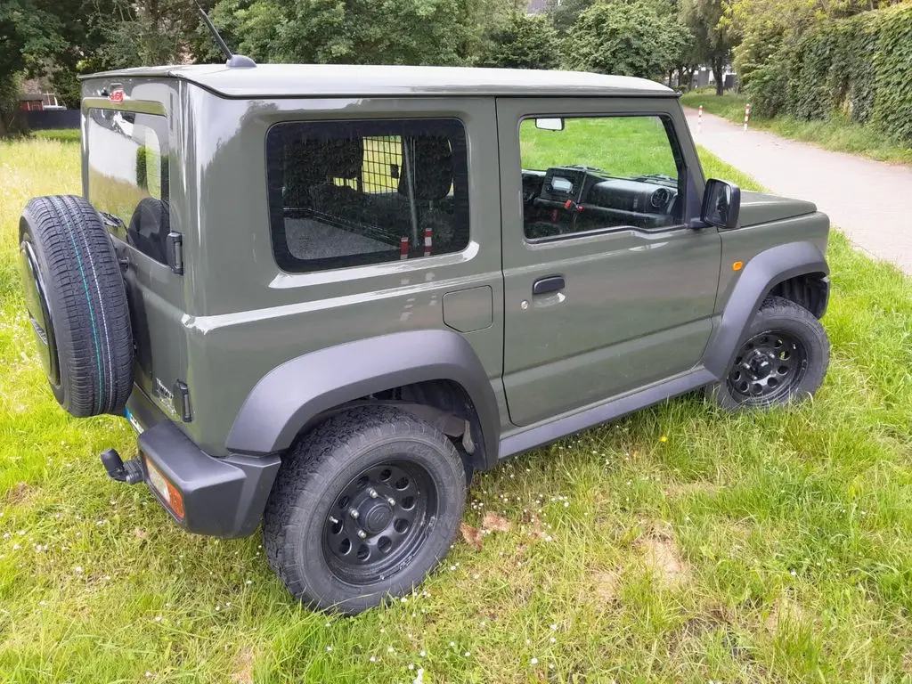 Photo 1 : Suzuki Jimny 2021 Petrol