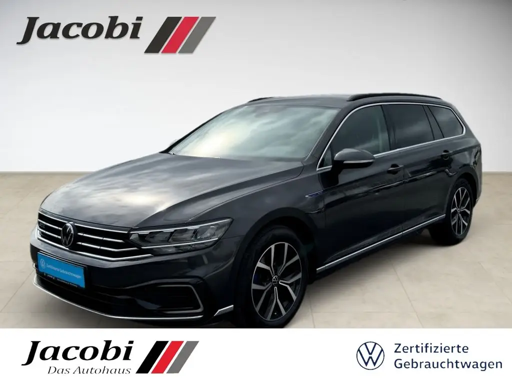 Photo 1 : Volkswagen Passat 2021 Hybrid