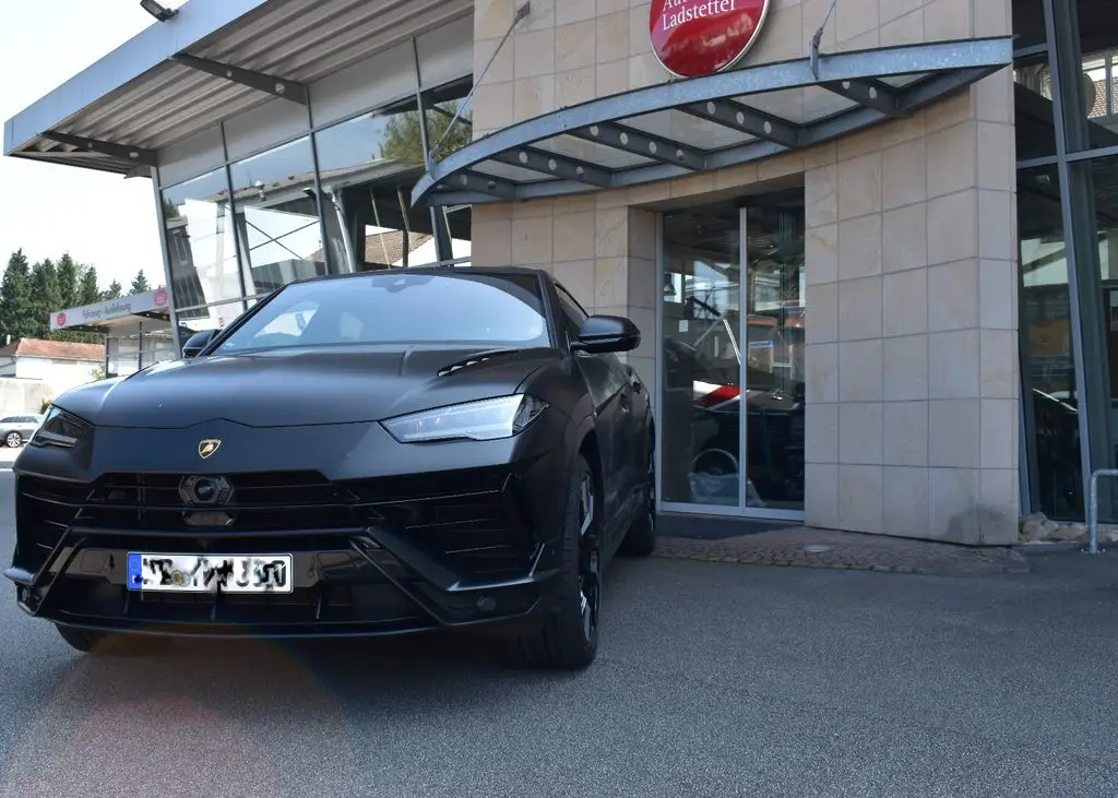 Photo 1 : Lamborghini Urus 2024 Petrol