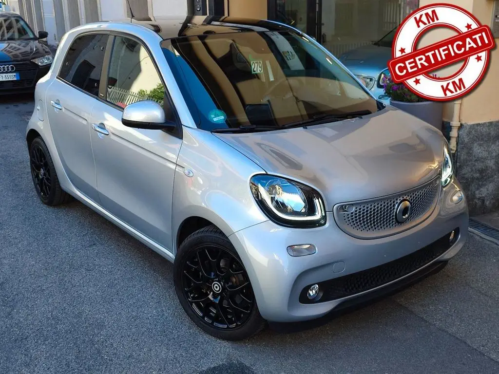 Photo 1 : Smart Forfour 2018 Petrol