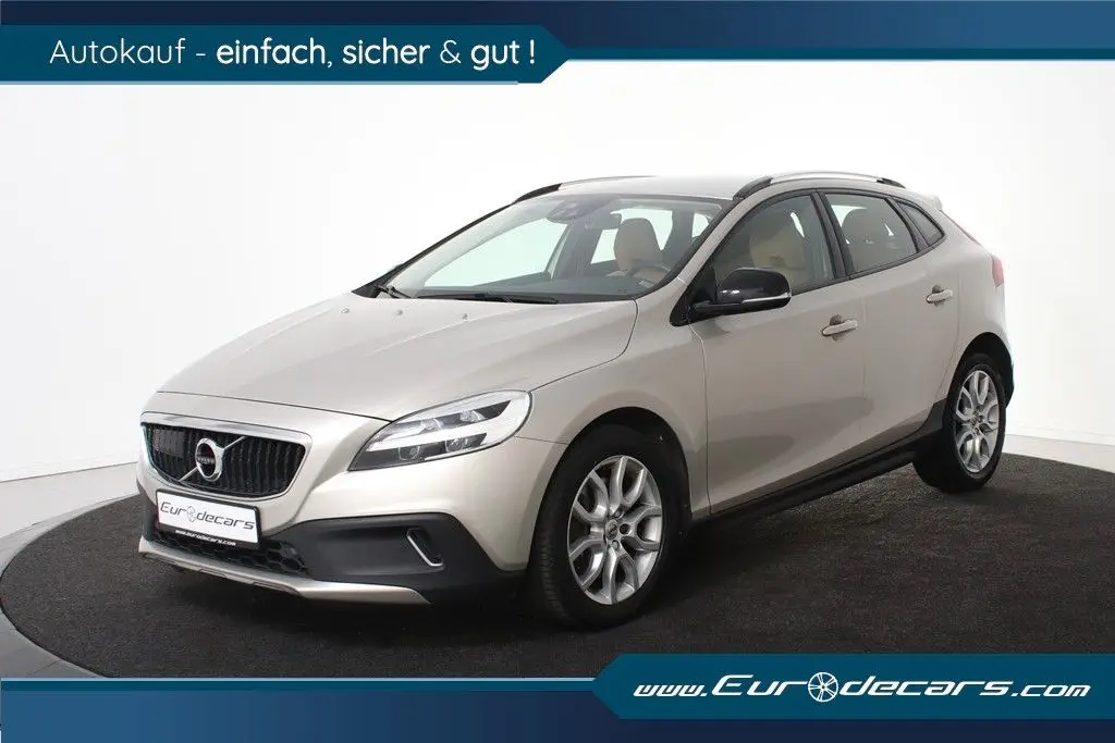 Photo 1 : Volvo V40 2018 Diesel