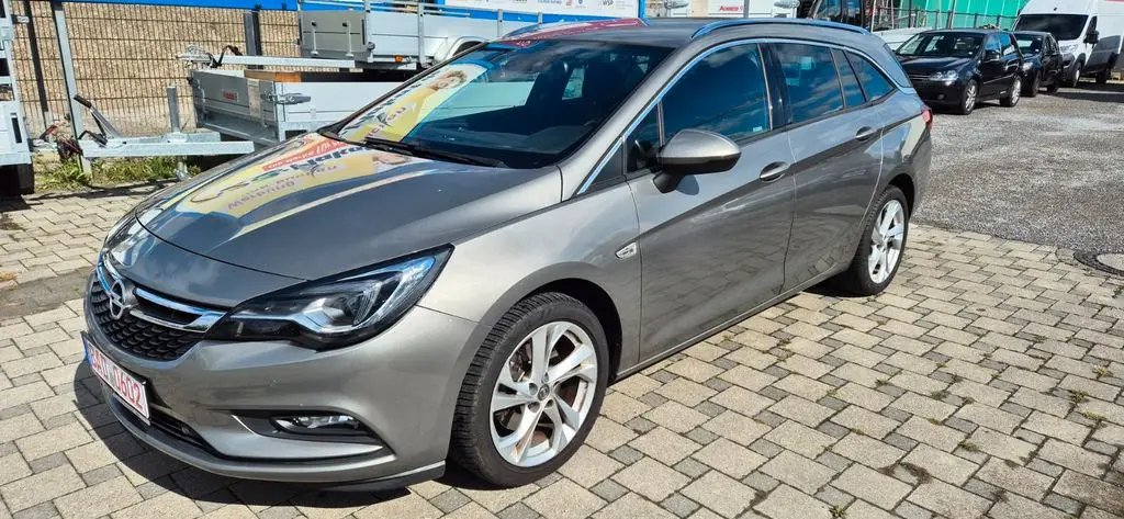 Photo 1 : Opel Astra 2016 Diesel