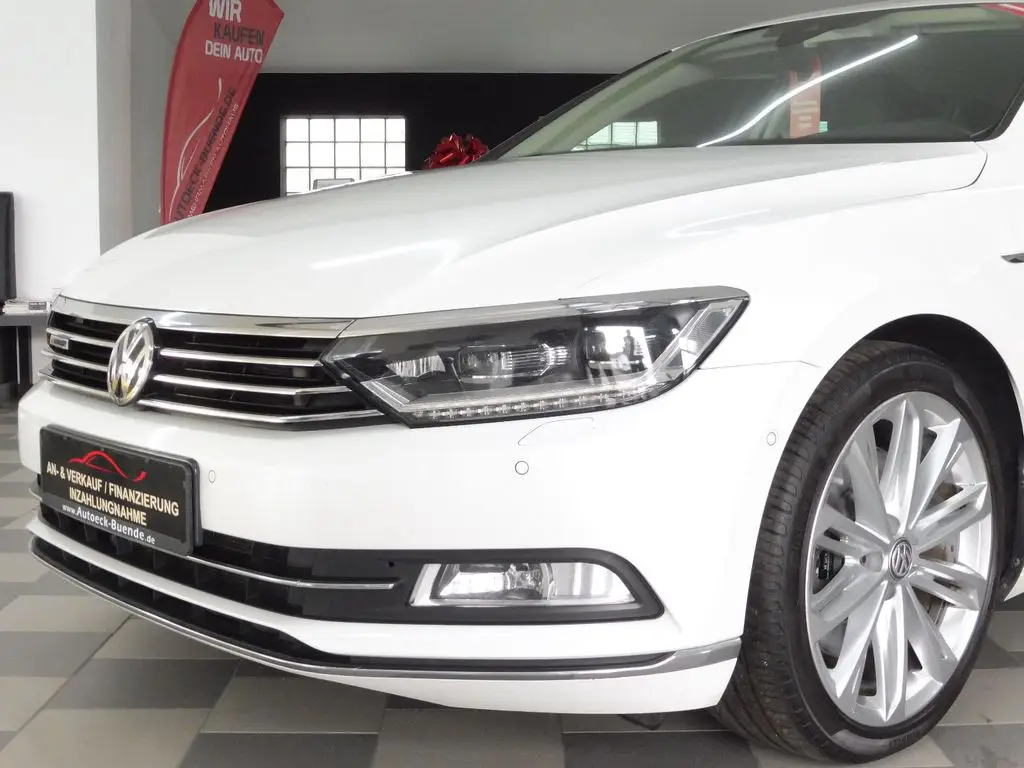 Photo 1 : Volkswagen Passat 2018 Diesel