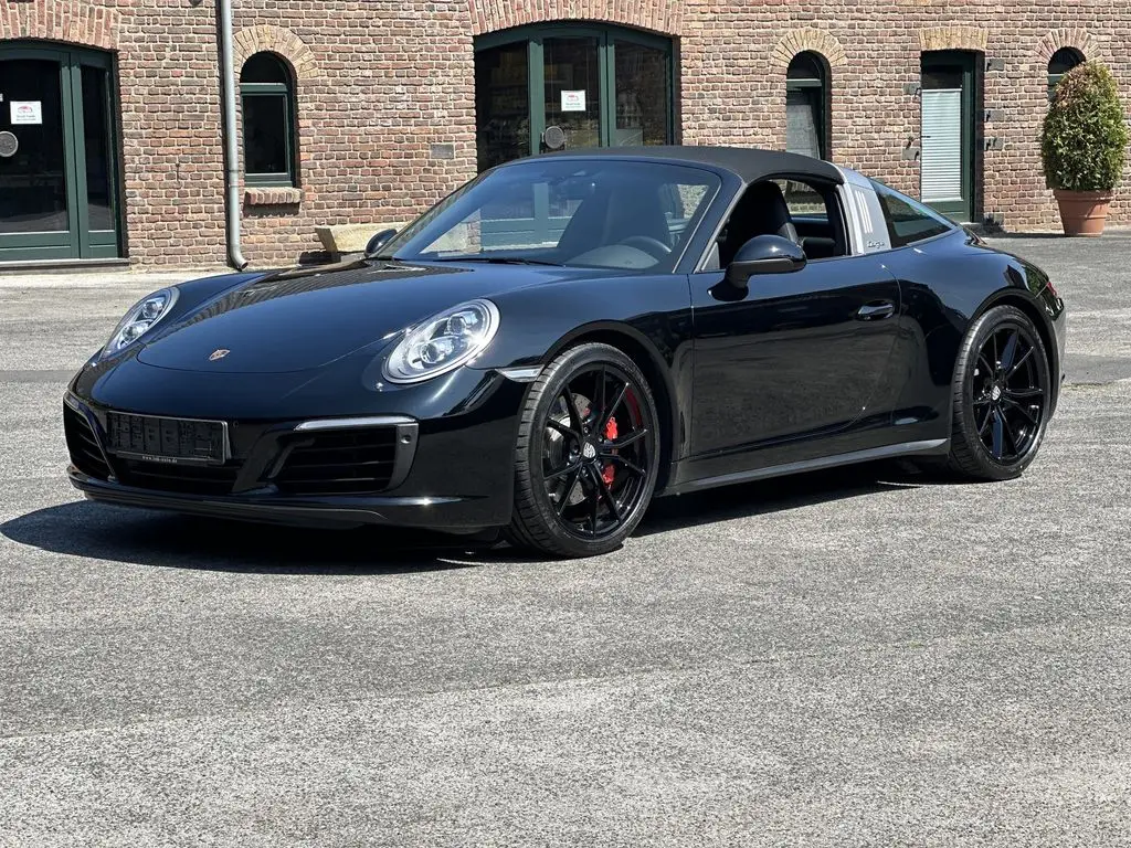 Photo 1 : Porsche 991 2018 Essence