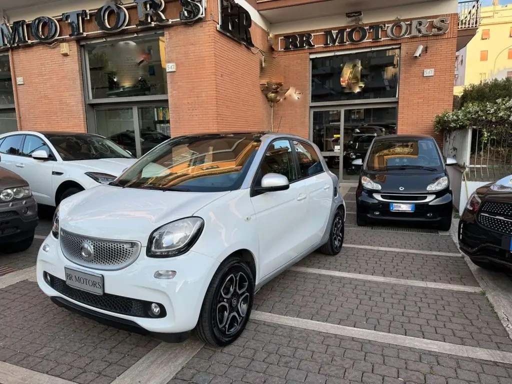 Photo 1 : Smart Forfour 2016 Essence