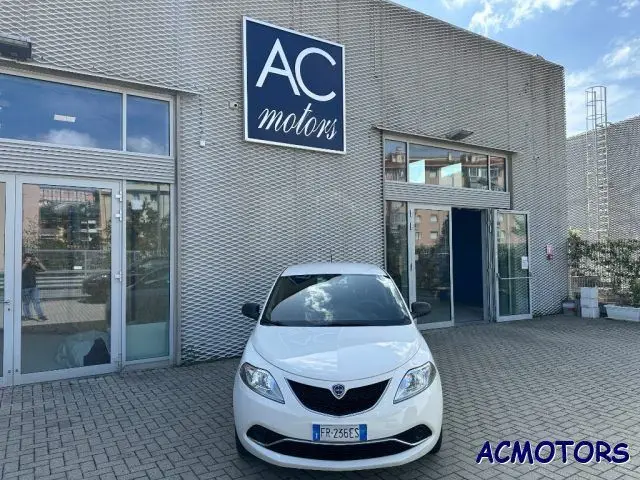 Photo 1 : Lancia Ypsilon 2018 Essence