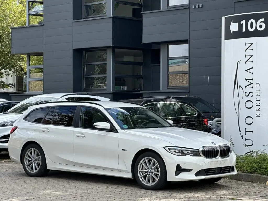 Photo 1 : Bmw Serie 3 2022 Hybrid