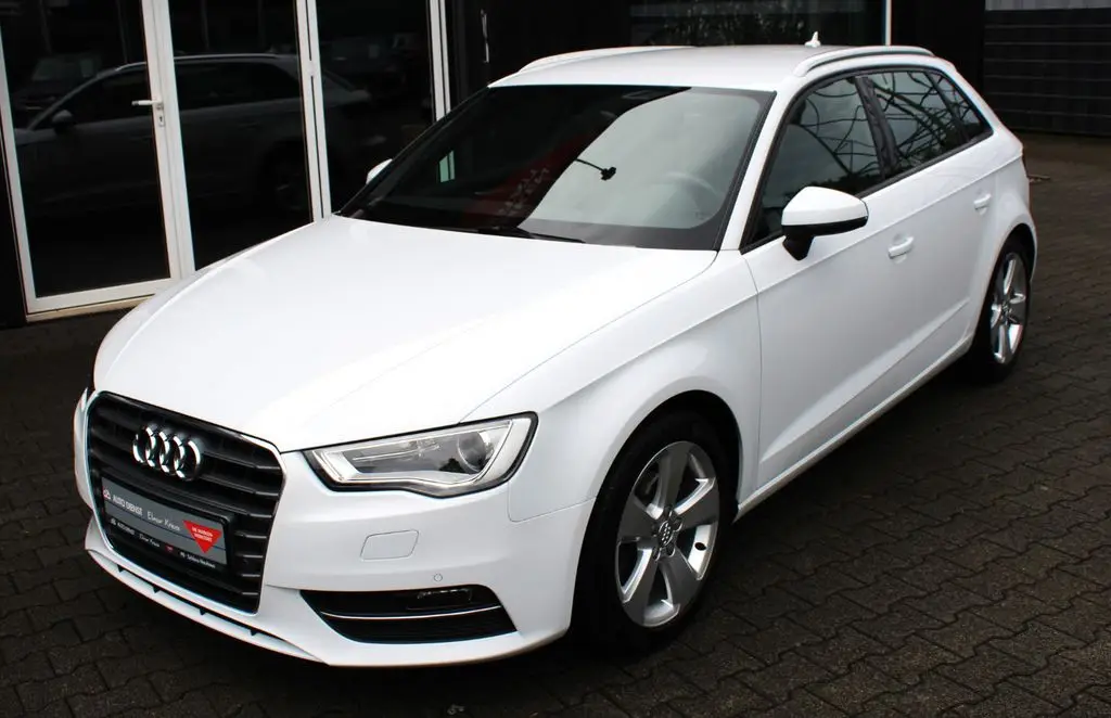 Photo 1 : Audi A3 2015 Petrol