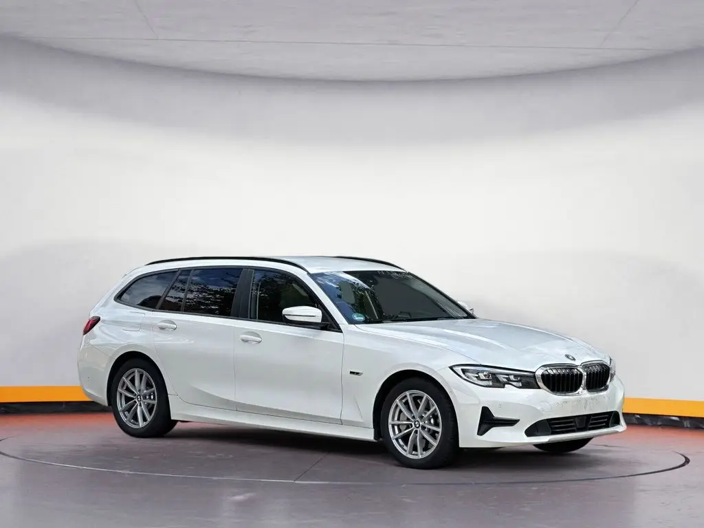 Photo 1 : Bmw Serie 3 2022 Hybrid