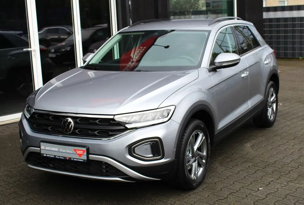 Photo 1 : Volkswagen T-roc 2024 Essence