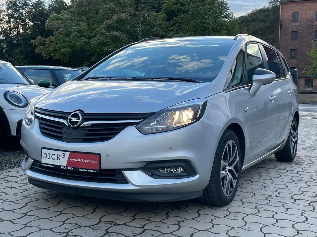 Photo 1 : Opel Zafira 2019 Diesel