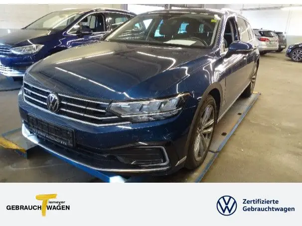 Photo 1 : Volkswagen Passat 2021 Hybrid