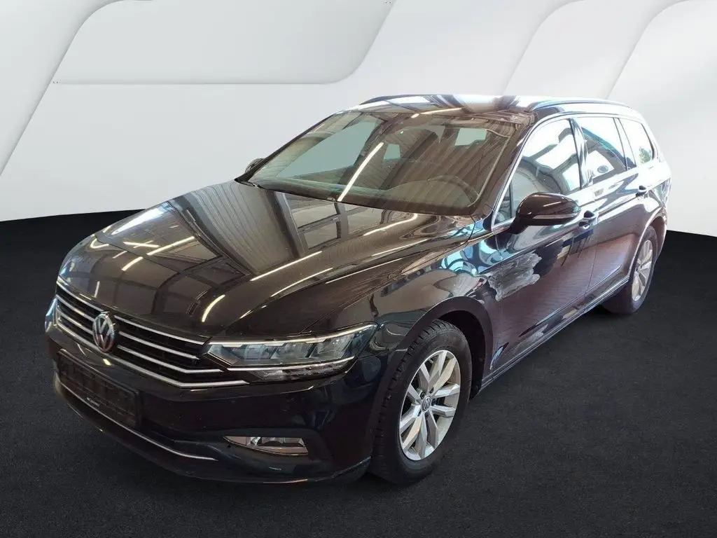 Photo 1 : Volkswagen Passat 2019 Essence