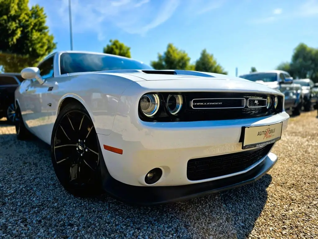 Photo 1 : Dodge Challenger 2016 Petrol