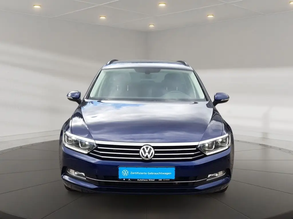 Photo 1 : Volkswagen Passat 2018 Diesel